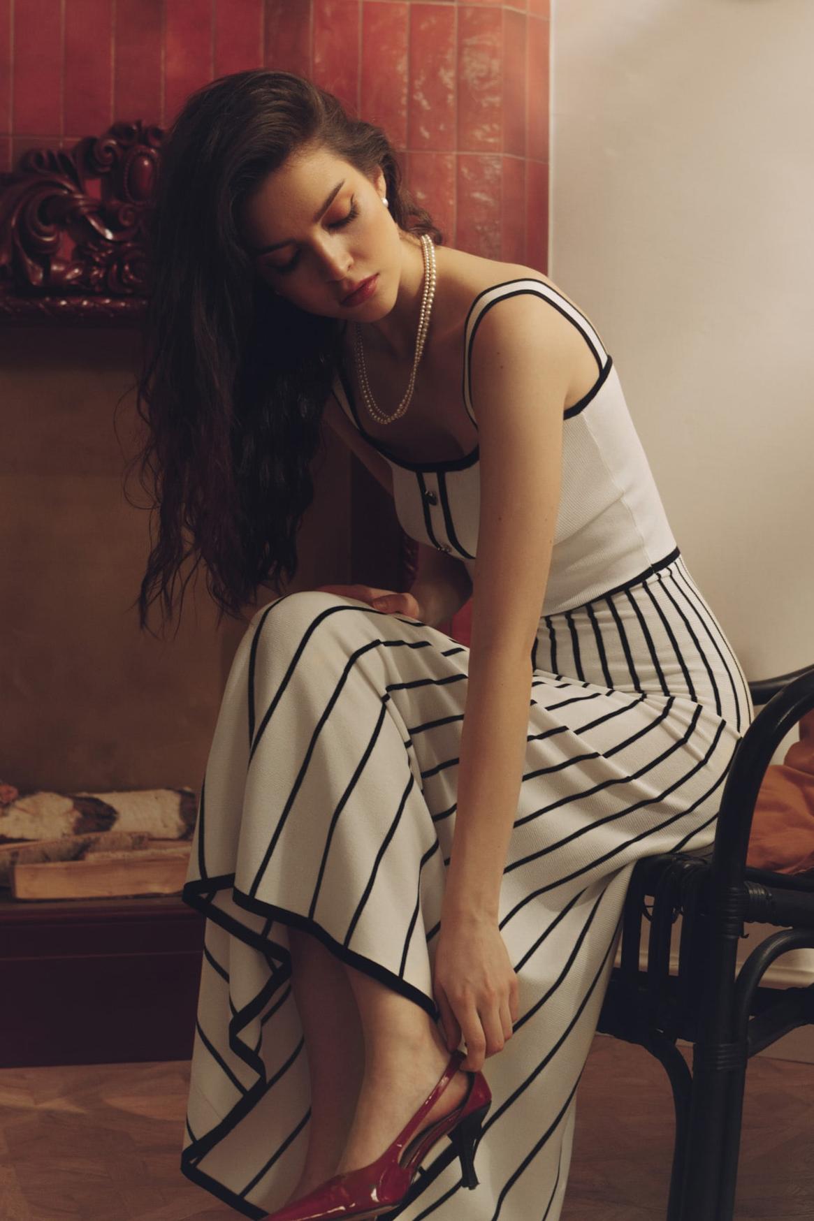 Square Neck Sleeveless Rib Knit Contrast Piping Tiered Midi Dress 6