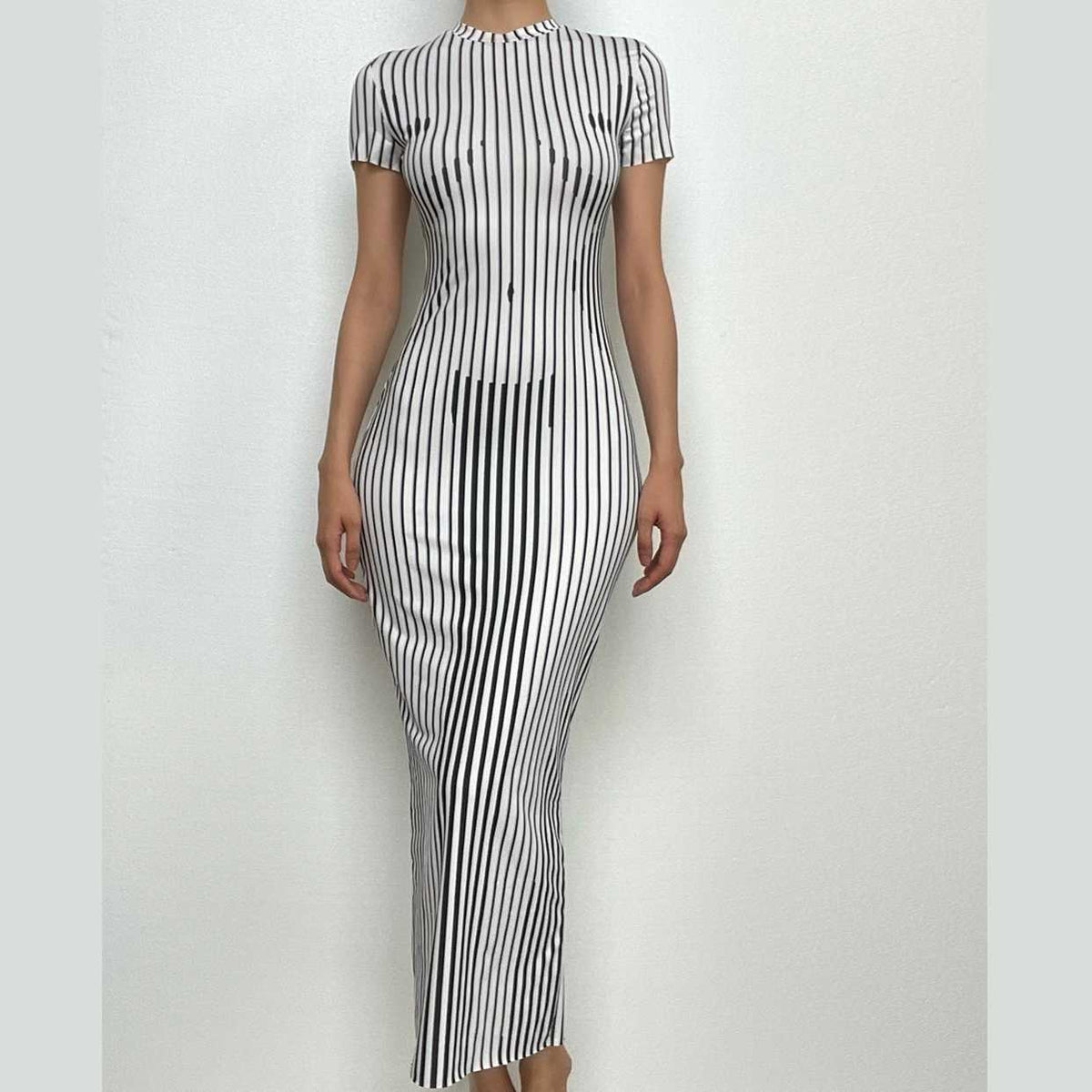 Optical Illusion Body Map Stripe Contrast Crew Neck Cap Sleeve Maxi Dress