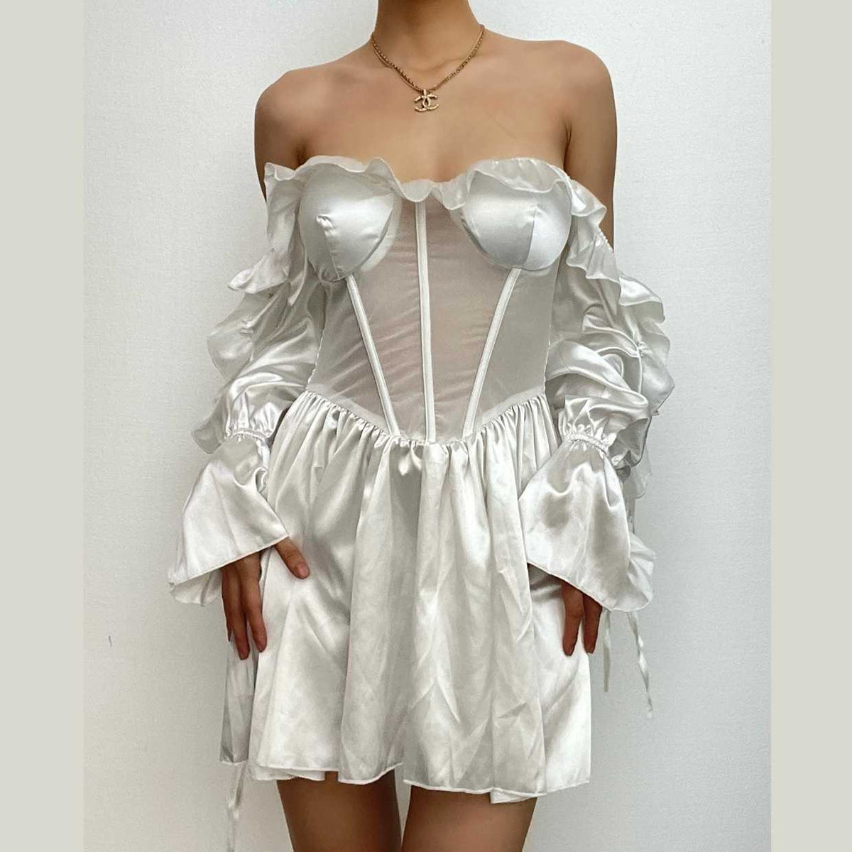 Off Shoulder Contrast Long Sleeve Flower Pattern Backless Mini Dress