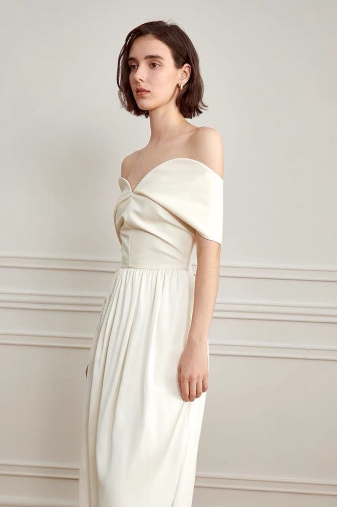 Off the Shoulder Foldover Neckline Pleated A-Line Floor Length Maxi Dress 3