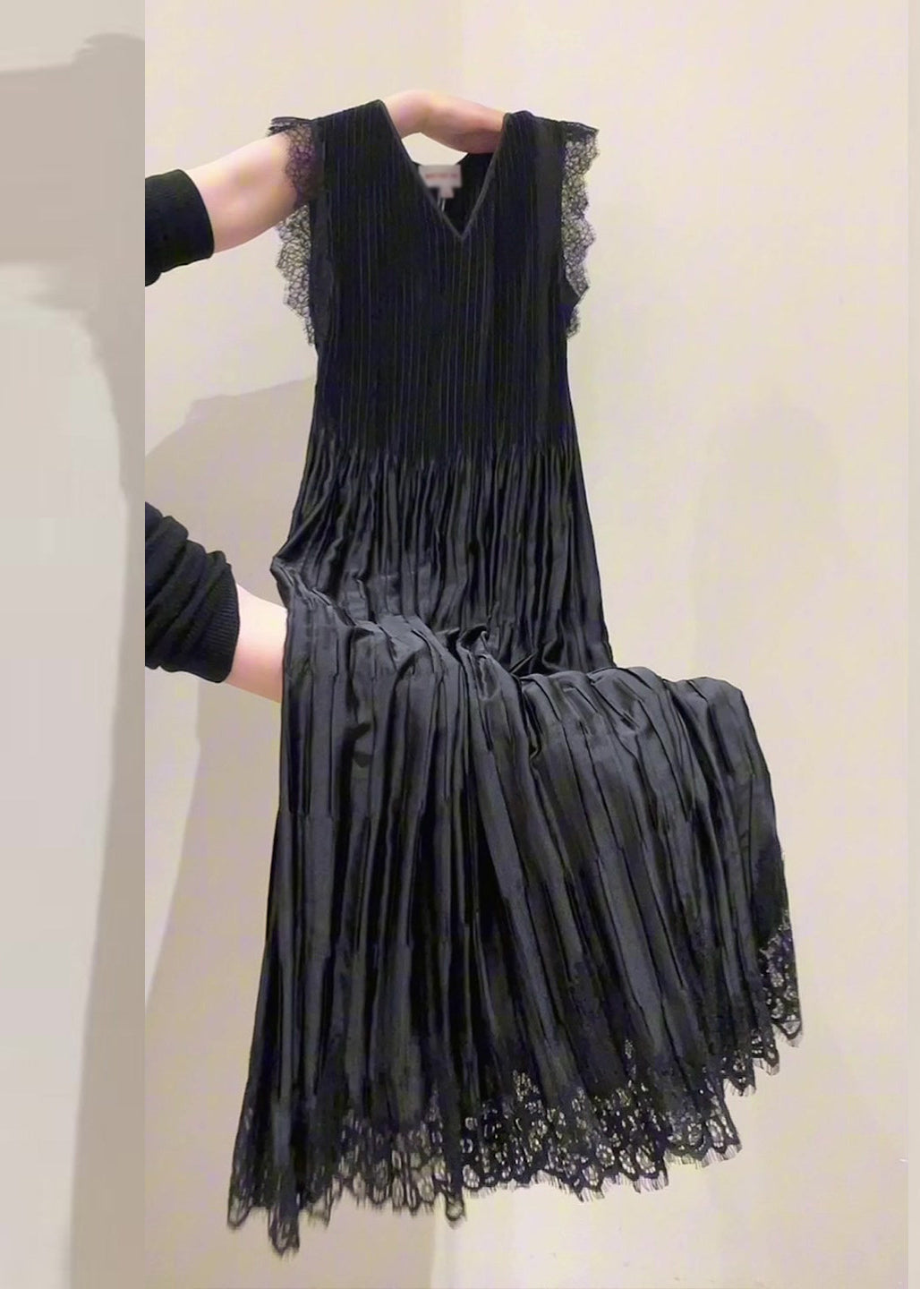 V Neck Lace Cap Sleeve Plisse Pleat A Line Midi Dress