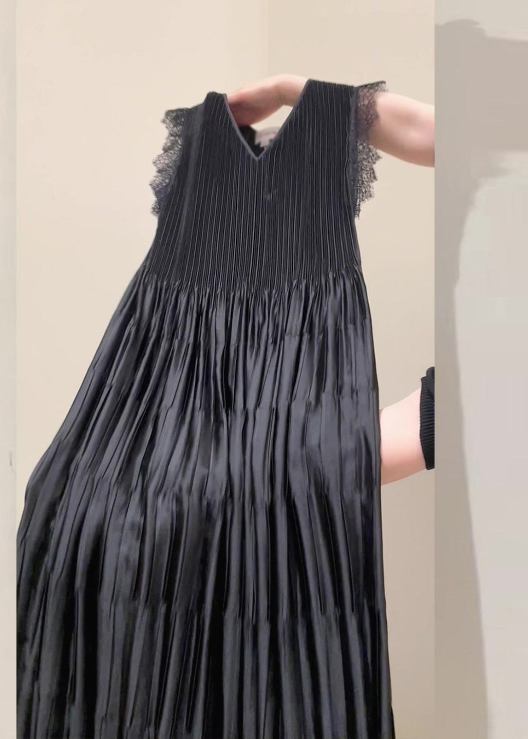 V Neck Lace Cap Sleeve Plisse Pleat A Line Midi Dress 3