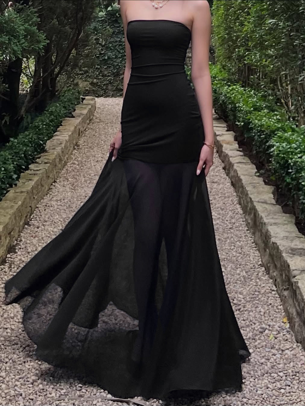 Halter Deep V Ruched Bodice Center Panel Drape Maxi Gown 2