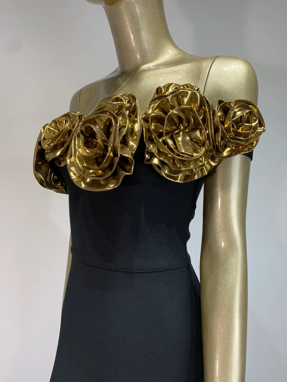 Strapless Metallic Ruffle Neckline Bodycon Midi Dress with Opera Gloves 11