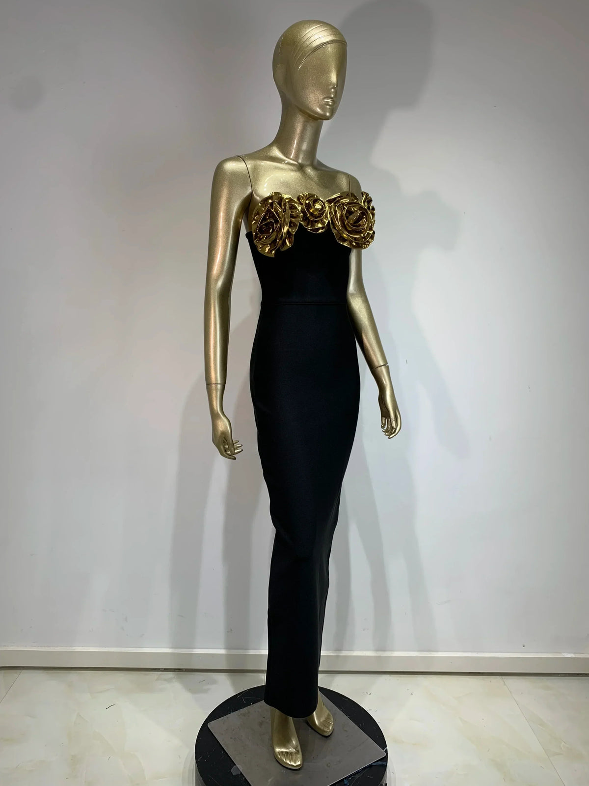Strapless Metallic Ruffle Neckline Bodycon Midi Dress with Opera Gloves 7