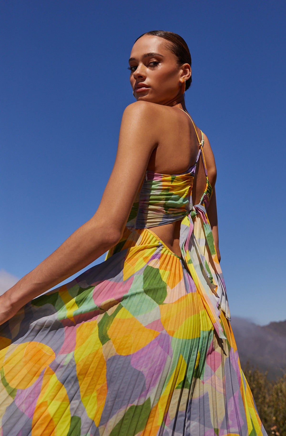 Spaghetti Strap V-Neck Ruched Bodice Abstract Print Accordion Pleated Maxi Dress 6