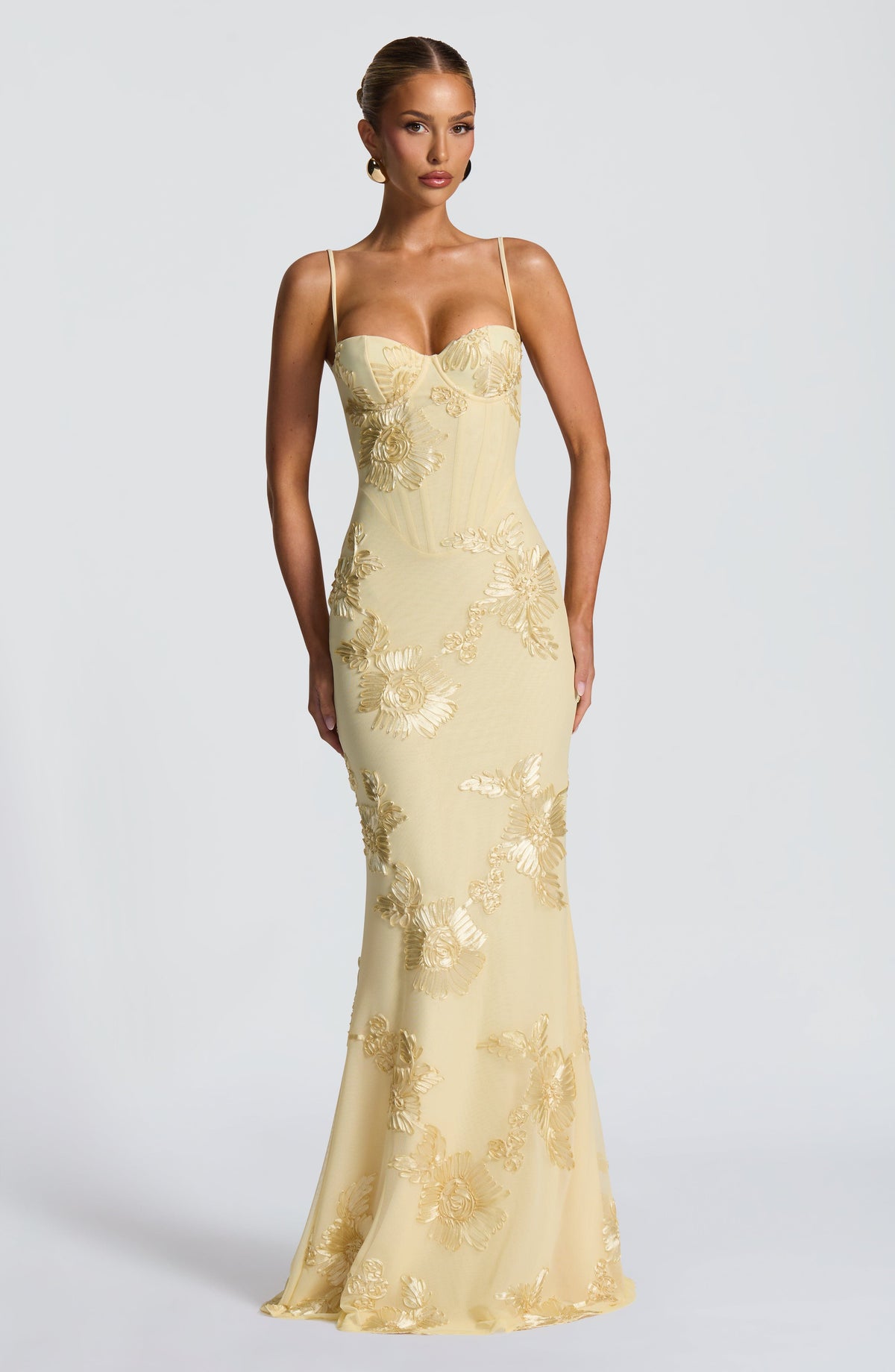 Sweetheart Neck Spaghetti Strap Corset Bodice 3D Floral Applique Mermaid Maxi Gown 2