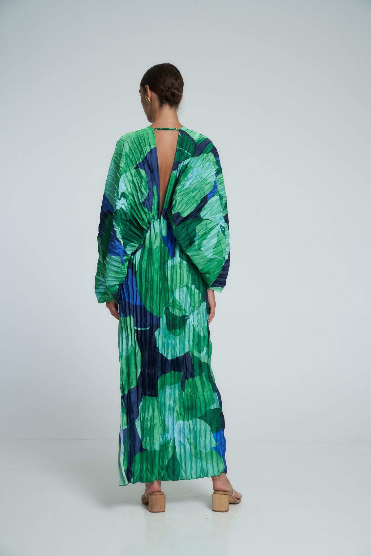 Abstract Print Plisse Balloon Sleeve Deep V-Neck Maxi Dress 3