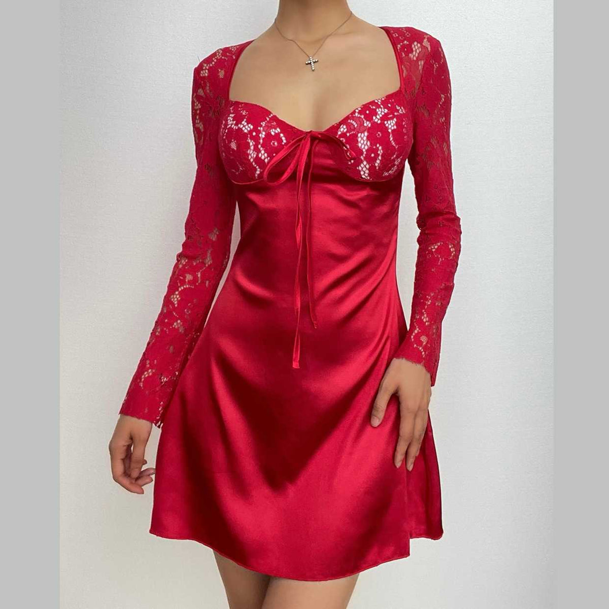 Lace Long Sleeve Sweetheart Keyhole Zip-Up Padded Mini Dress