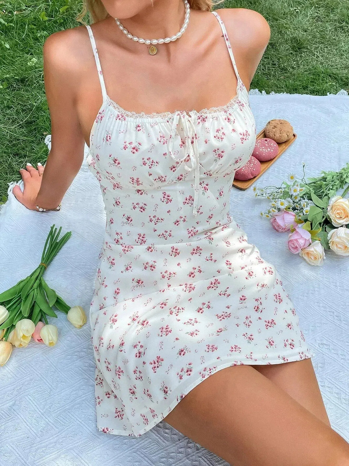Ditsy Floral Lace Trim Bow Spaghetti Strap Ruched Cami Mini Dress