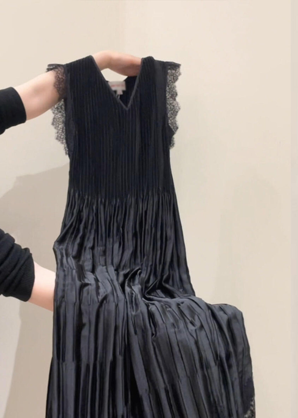 V Neck Lace Cap Sleeve Plisse Pleat A Line Midi Dress 4