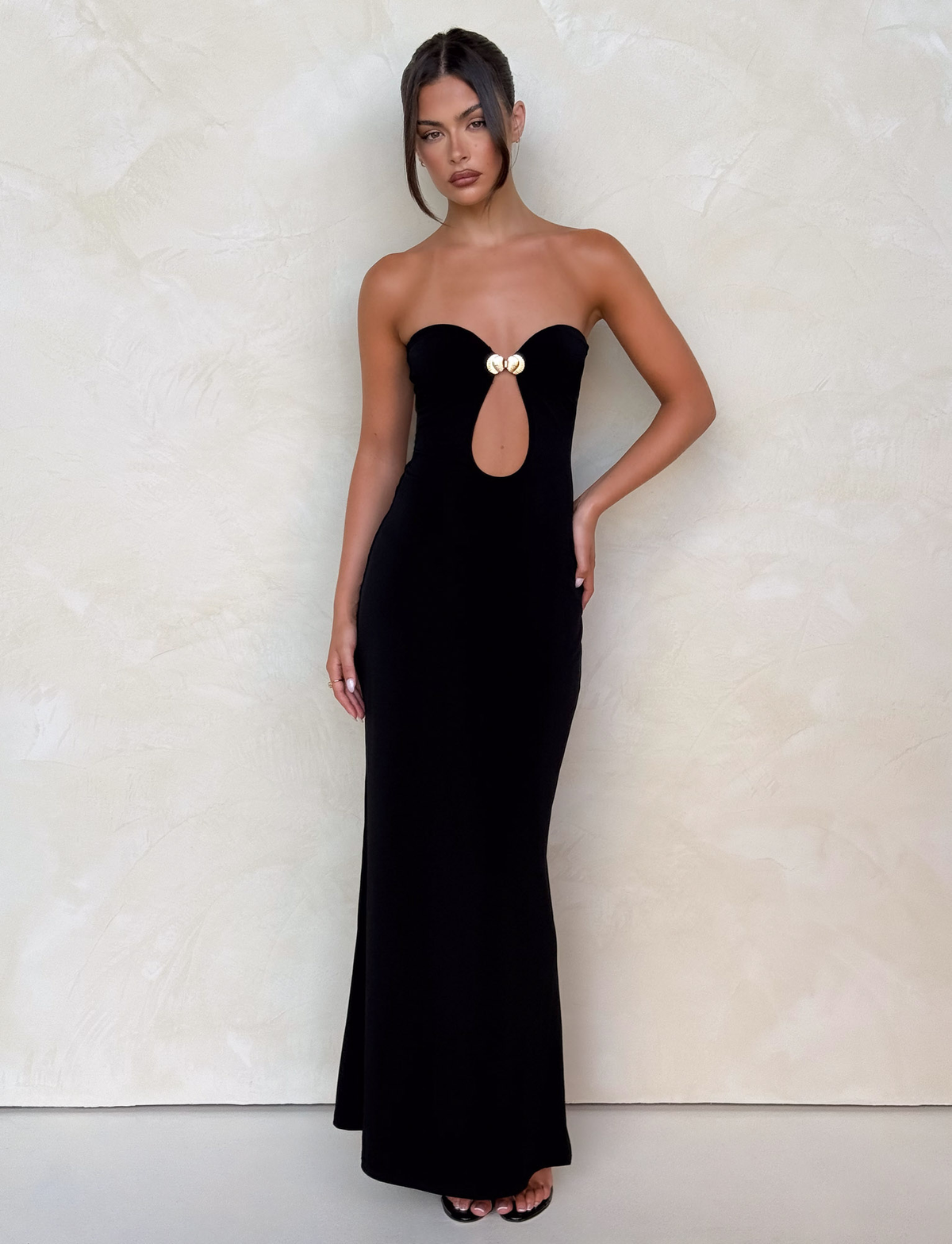 Sweetheart Cutout Hardware Detail Strapless Floor-Length Maxi Dress