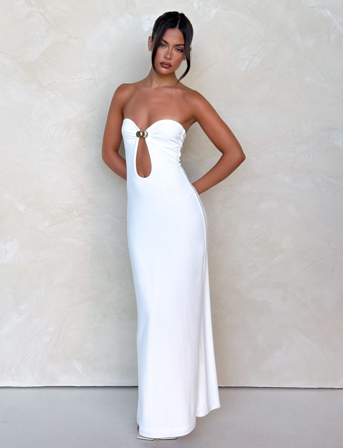 Sweetheart Cutout Hardware Detail Strapless Floor-Length Maxi Dress 2